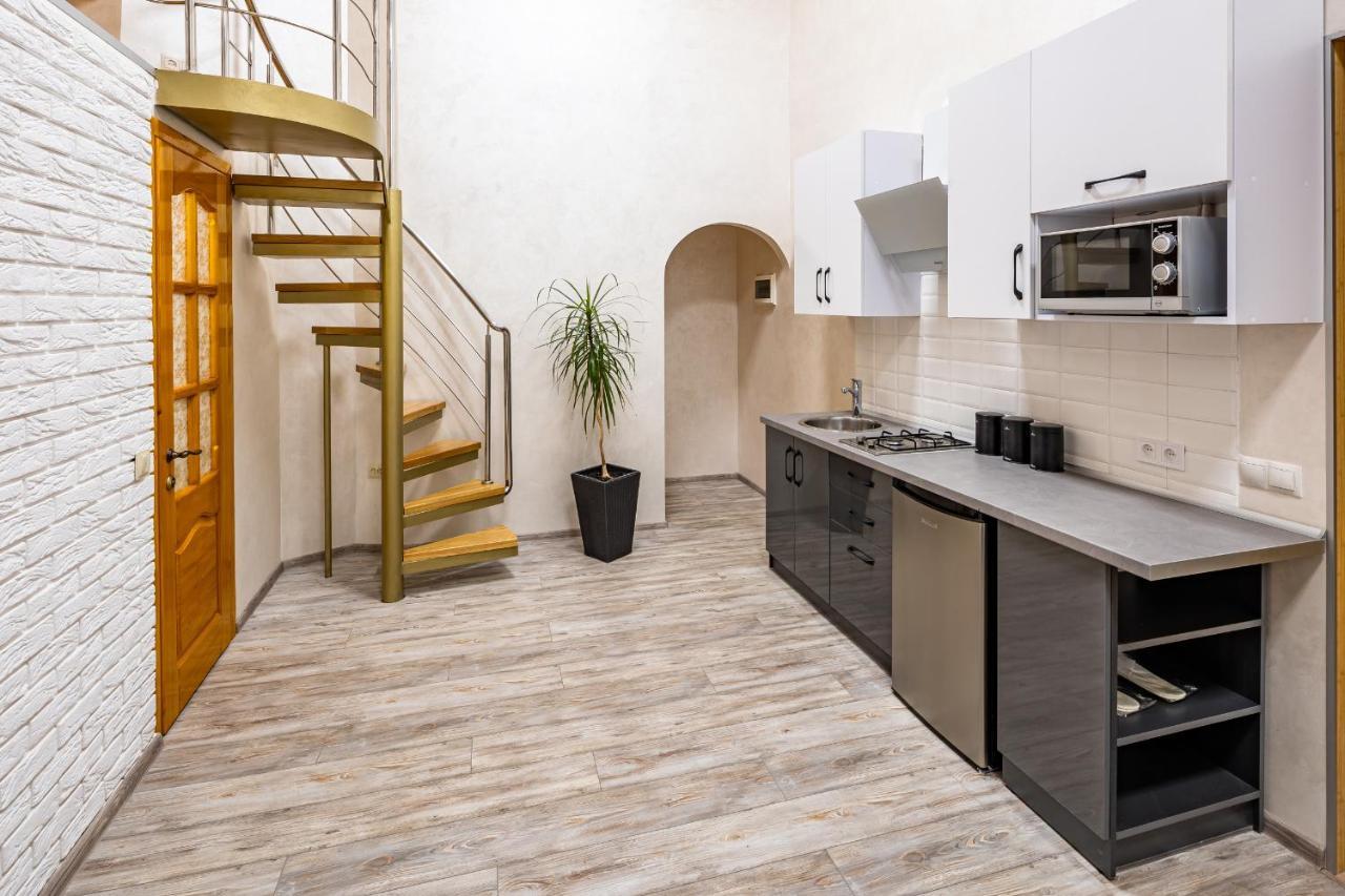 Apartment On Kovzhuna Street Lviv Exterior photo