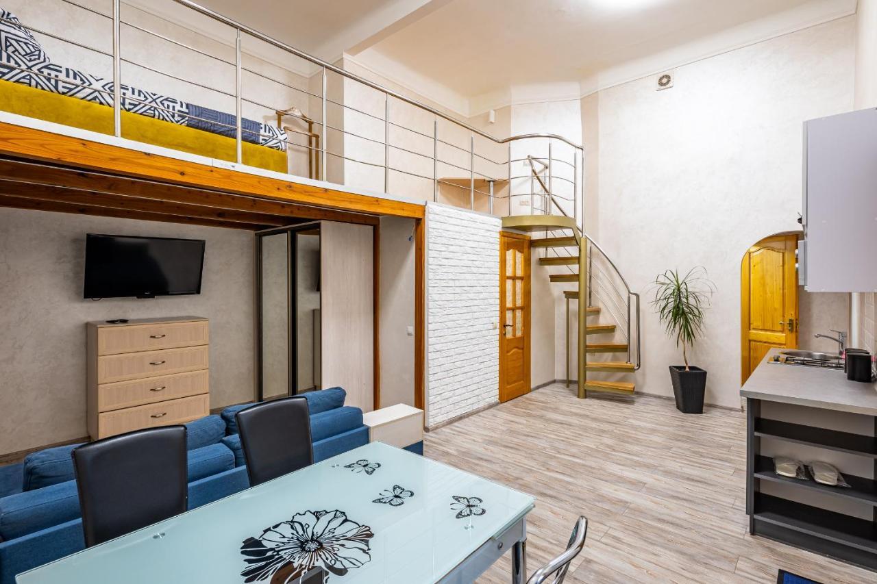 Apartment On Kovzhuna Street Lviv Exterior photo